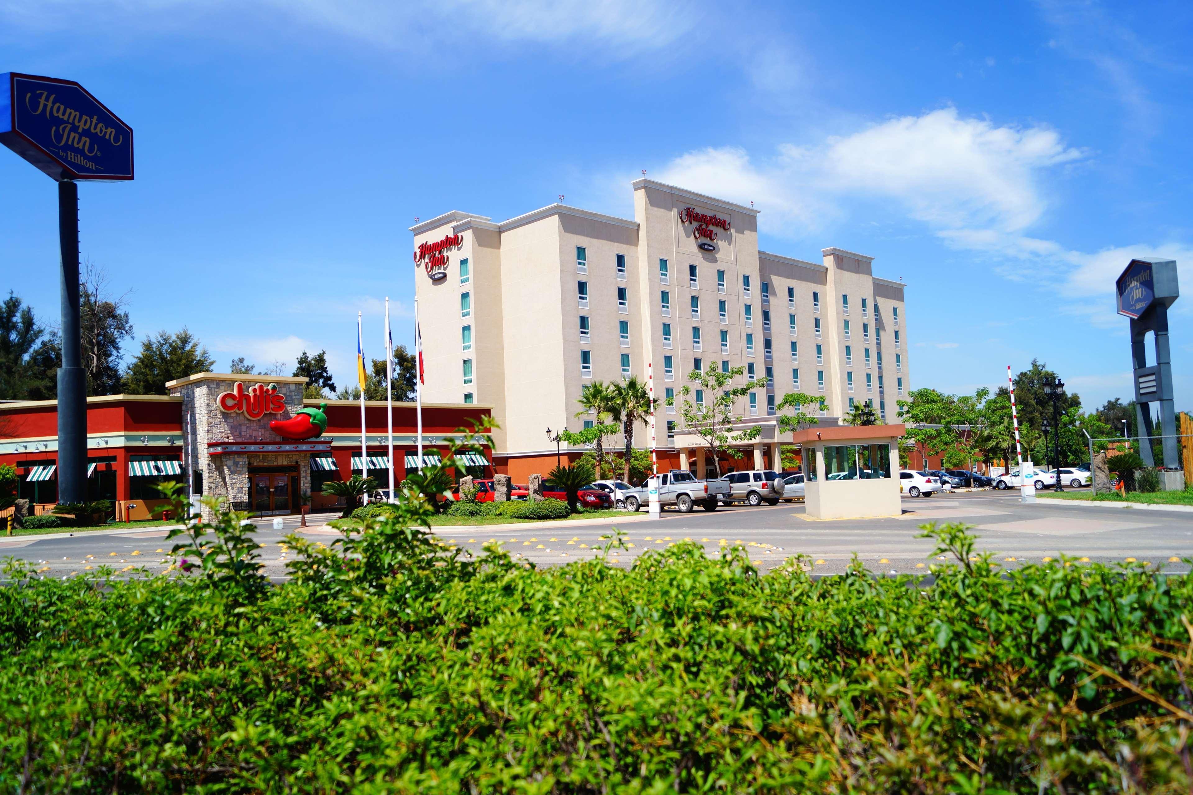 Hampton Inn by Hilton Guadalajara-Aeropuerto Las Pintas Bagian luar foto