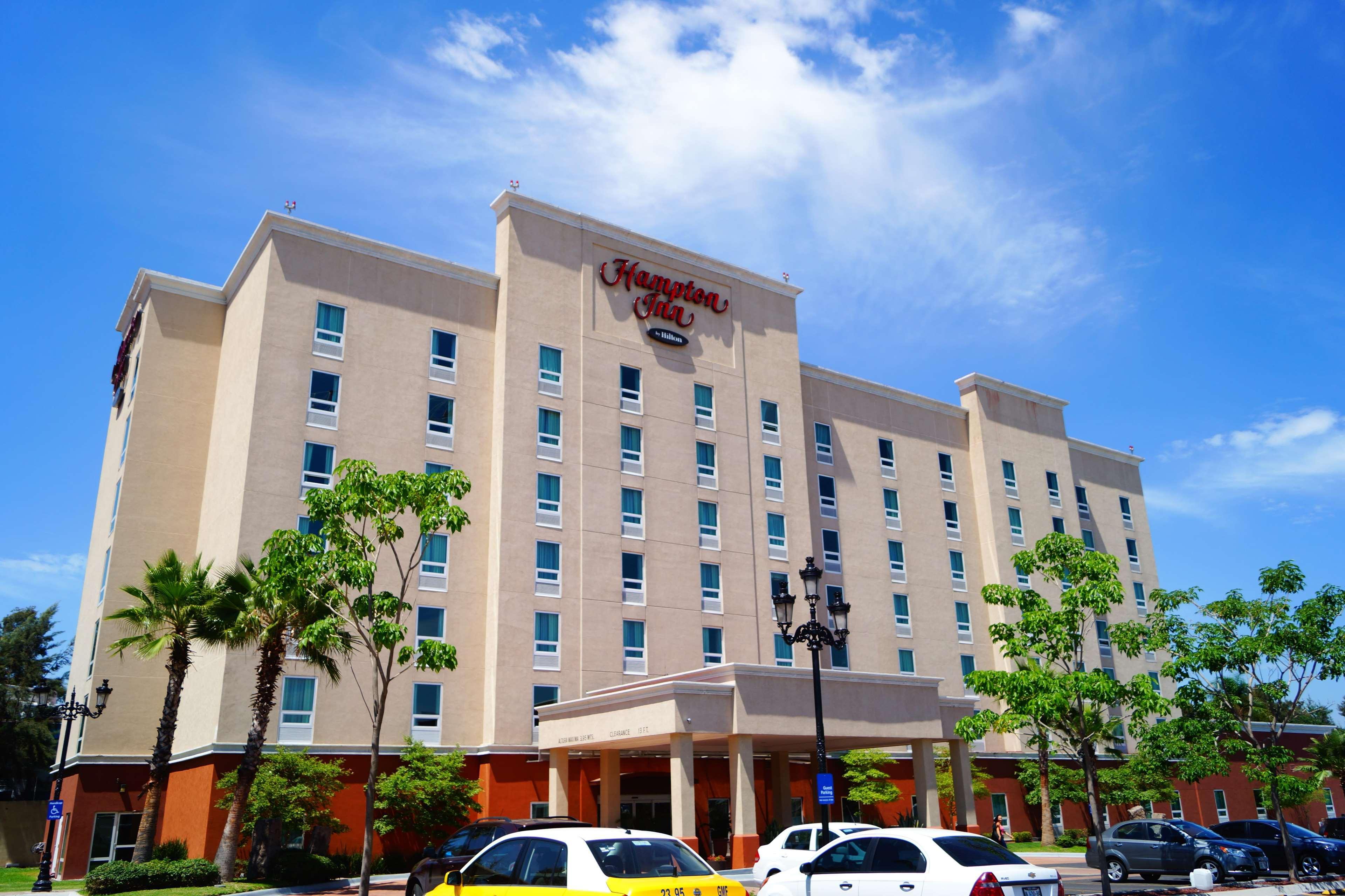 Hampton Inn by Hilton Guadalajara-Aeropuerto Las Pintas Bagian luar foto