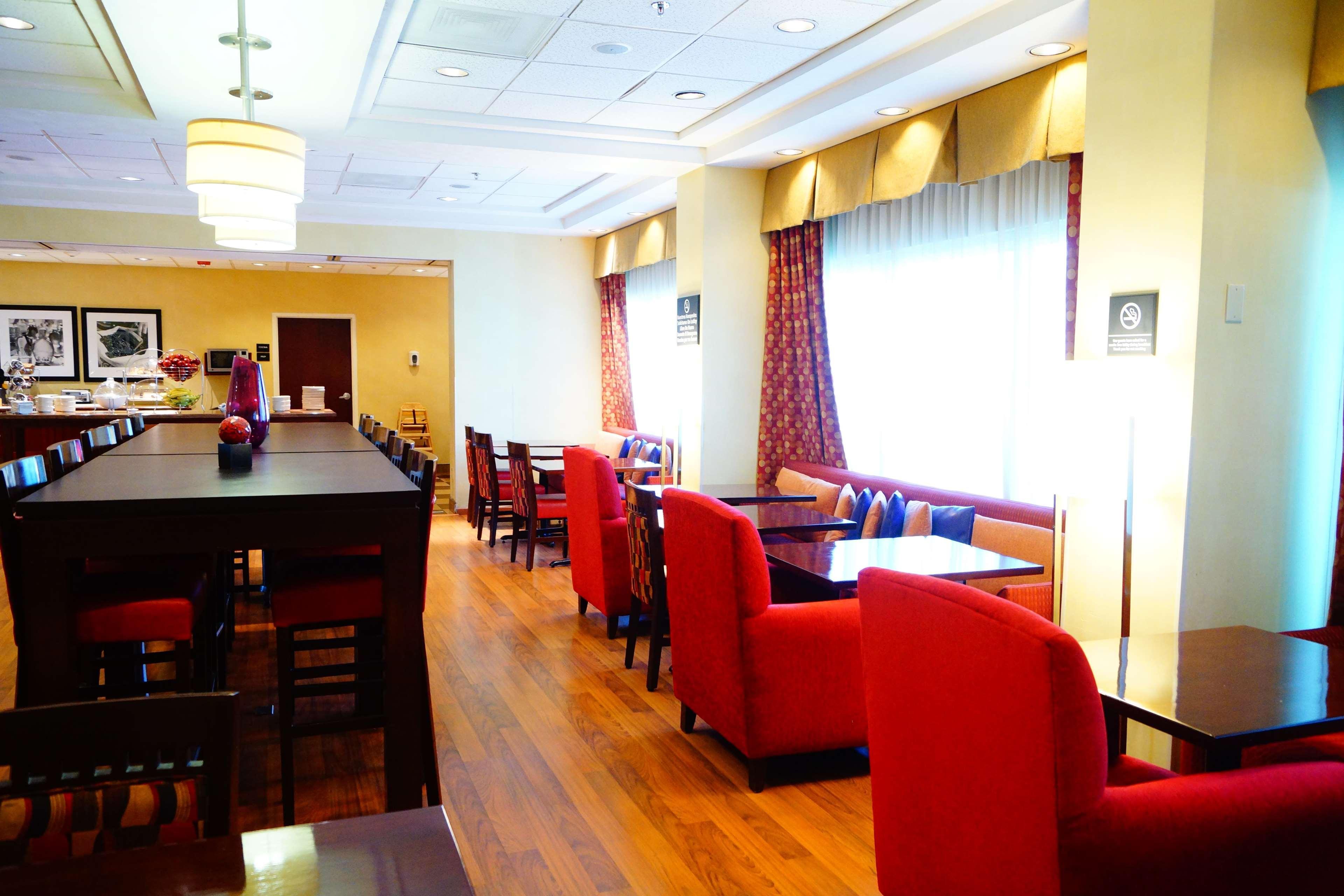 Hampton Inn by Hilton Guadalajara-Aeropuerto Las Pintas Bagian luar foto