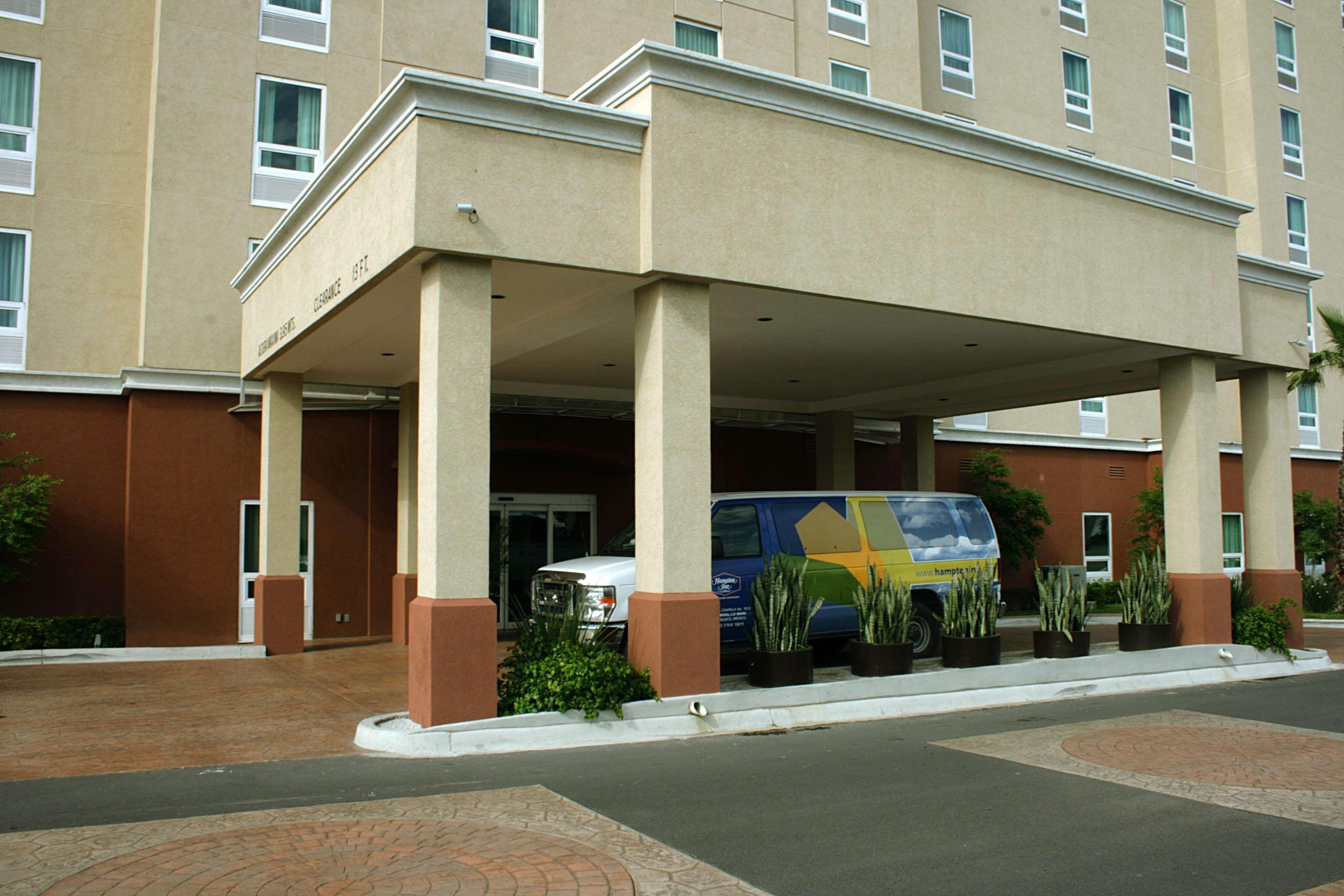 Hampton Inn by Hilton Guadalajara-Aeropuerto Las Pintas Bagian luar foto