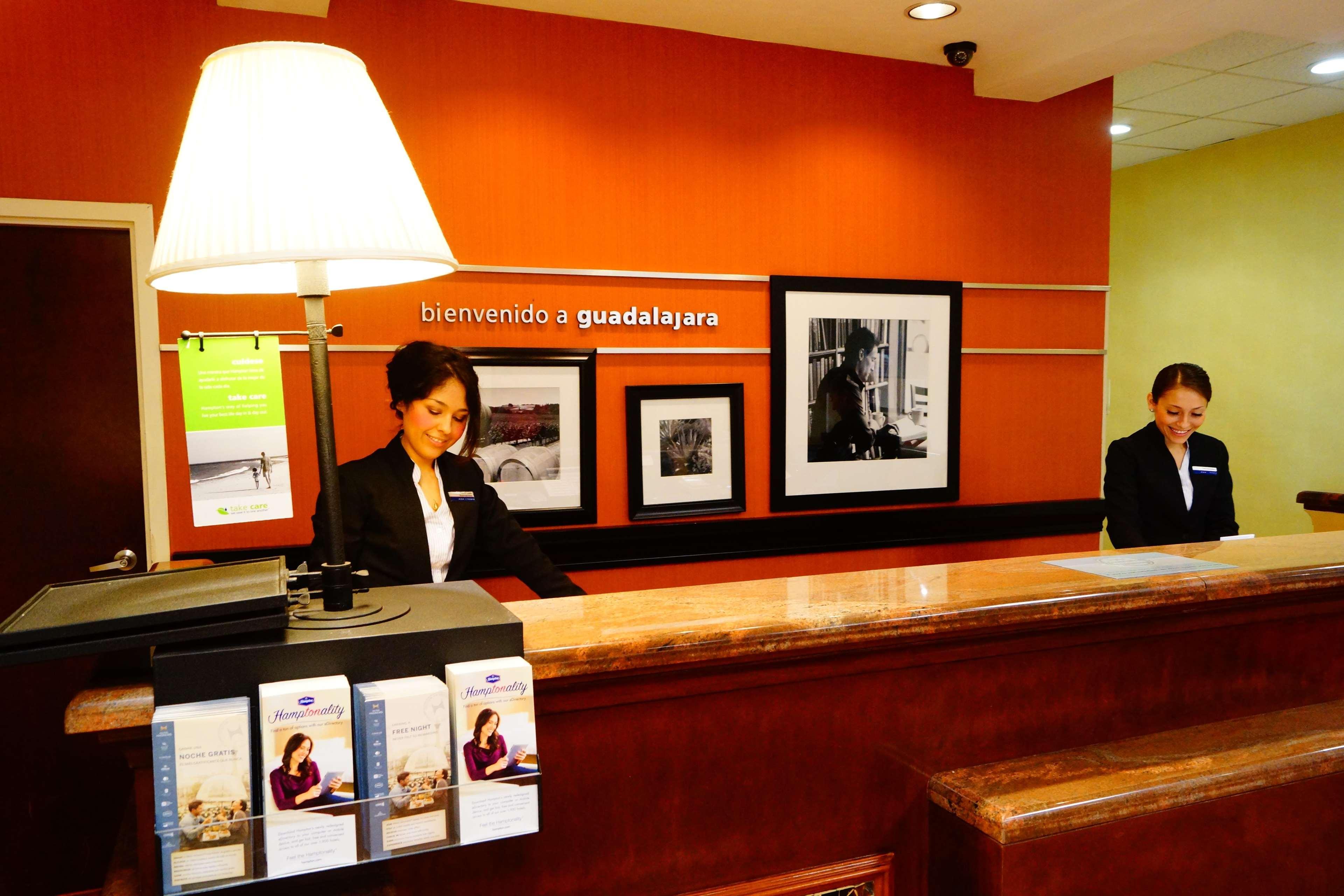 Hampton Inn by Hilton Guadalajara-Aeropuerto Las Pintas Bagian luar foto