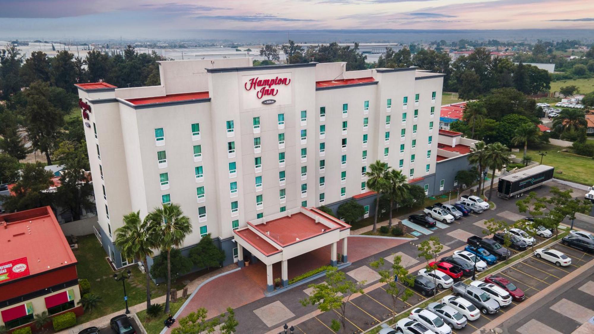 Hampton Inn by Hilton Guadalajara-Aeropuerto Las Pintas Bagian luar foto