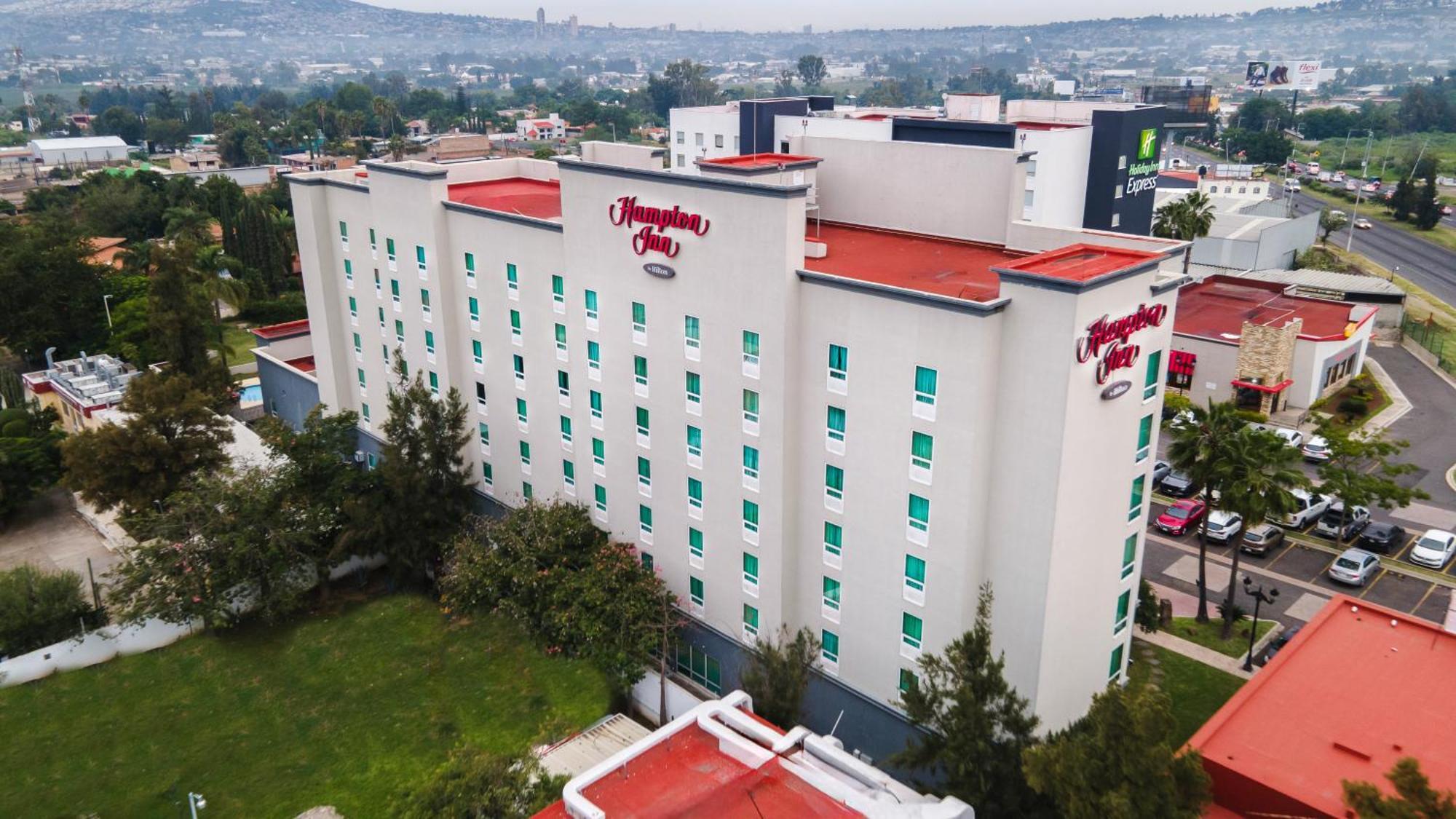Hampton Inn by Hilton Guadalajara-Aeropuerto Las Pintas Bagian luar foto